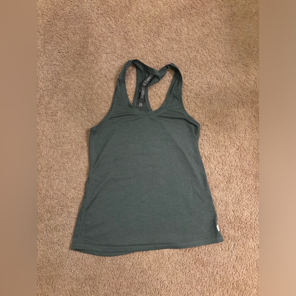 Vuori Lux Performance Tank